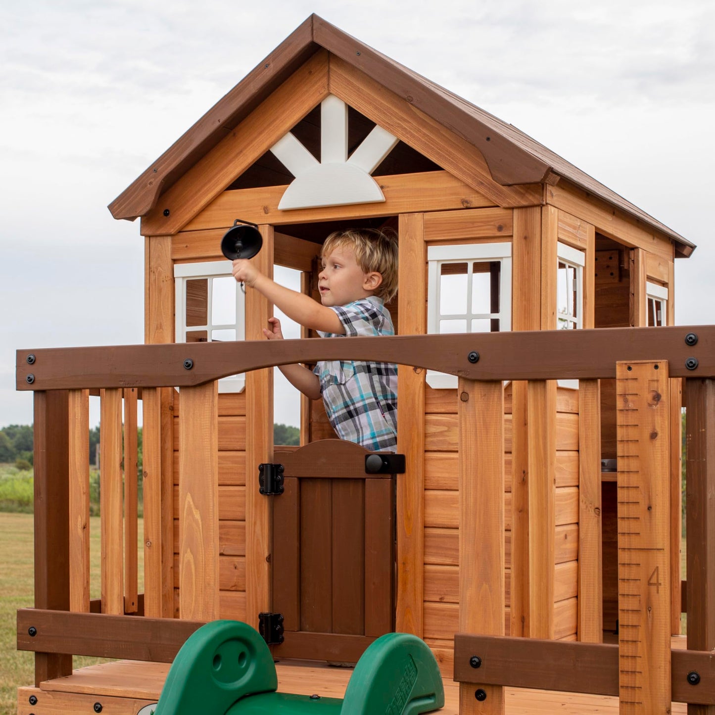 Backyard Discovery Echo Heights Cedar Kids Playhouse