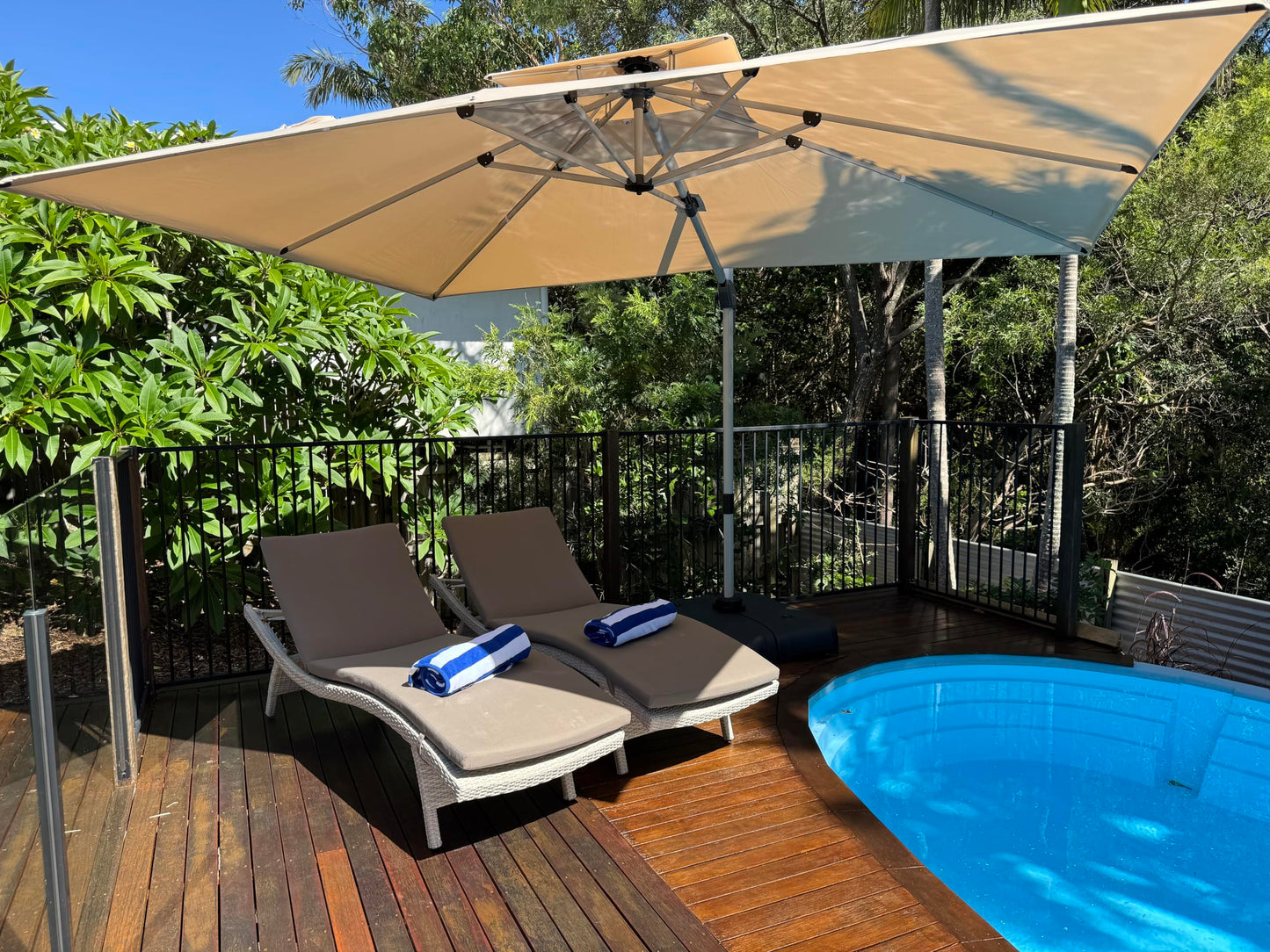 PURPLE LEAF 12' Offset Patio Umbrella – Terra